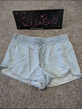 EUC Express Light Blue Women's Drawstring Soft Denim Like Shorts M